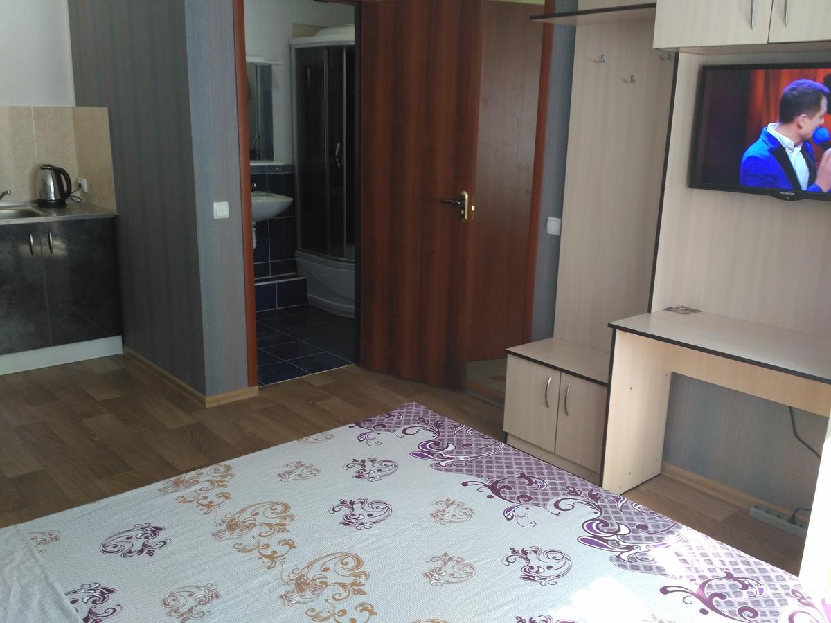 Guest House Relax Кропивницкий Екстериор снимка
