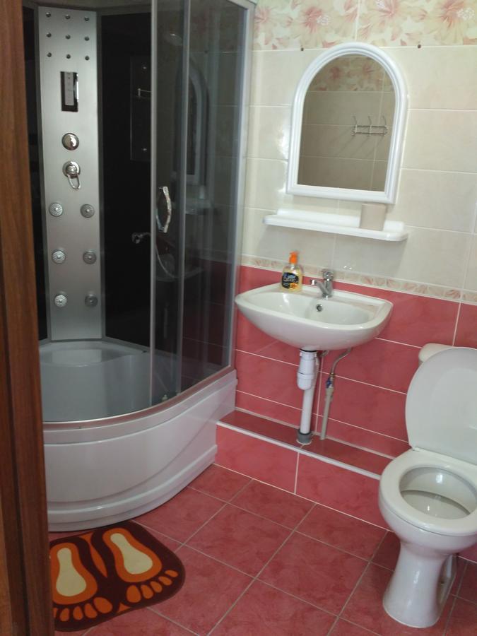 Guest House Relax Кропивницкий Екстериор снимка