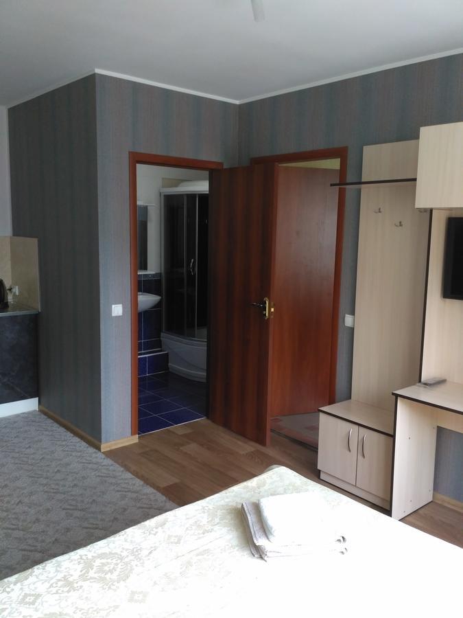 Guest House Relax Кропивницкий Екстериор снимка